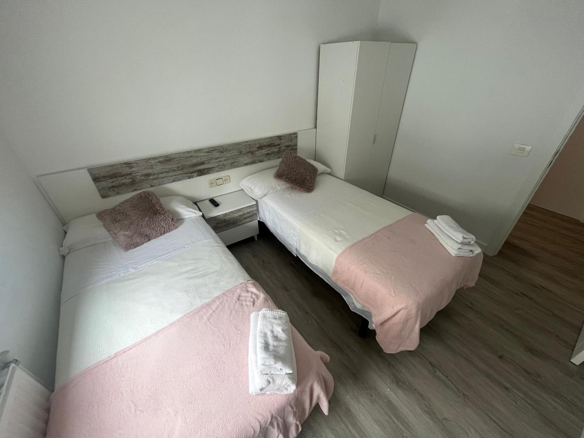 Pension Luzia - Optional Auto Check-In Pamplona Exterior photo